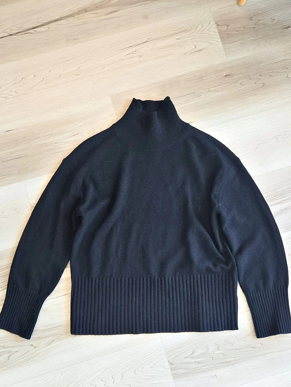 Everlane Recycled Cashmere Mock Neck Sweater Black Turtleneck XS